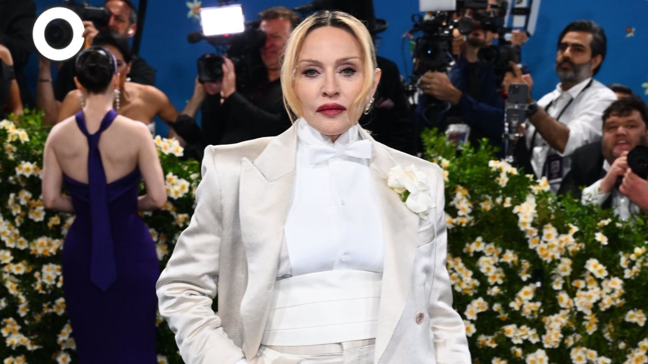 Madonna apresenta alfaiataria e charuto em Met Gala  Lorena Bueri