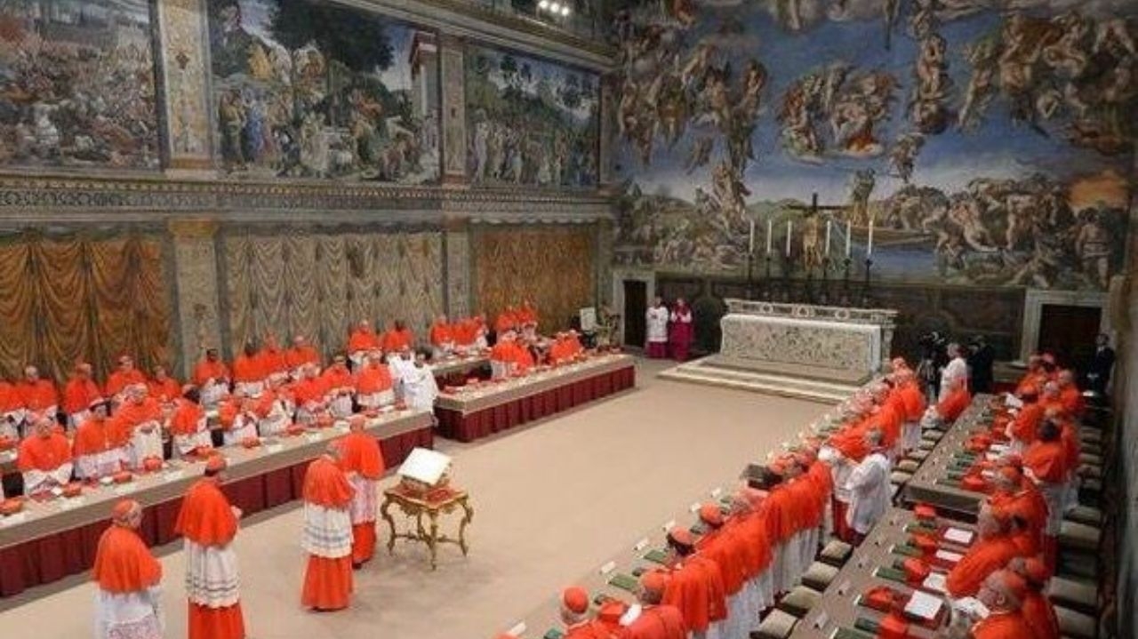 Imagens da Capela Sistina são divulgadas pelo Vaticano Lorena Bueri