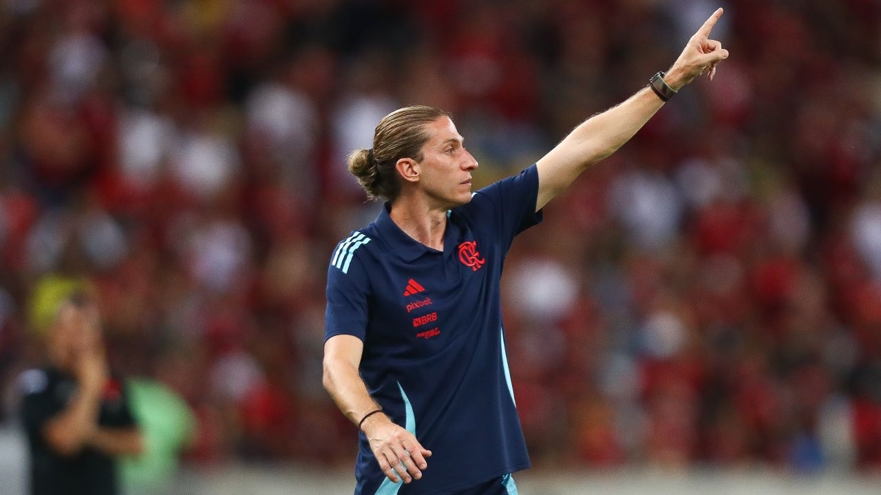 Filipe Luís está entre os três mais jovens do Super Mundial de Clubes  Lorena Bueri