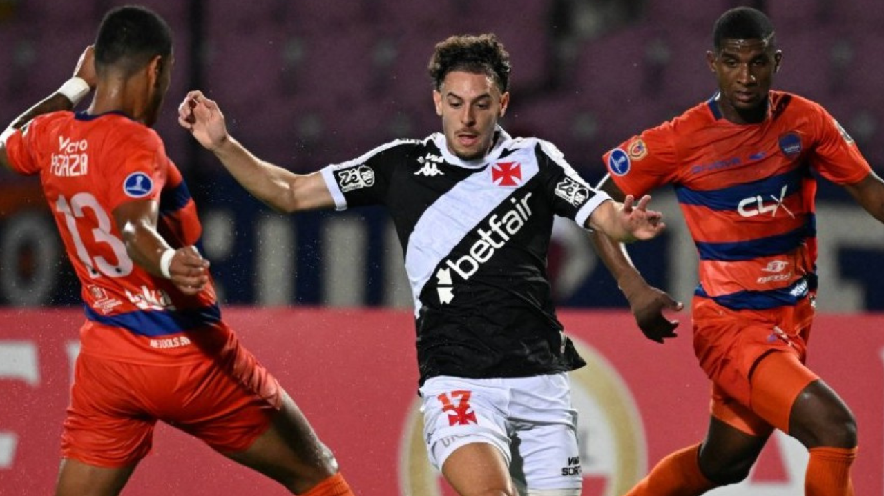 Vasco sofre goleada histórica do Puerto Cabello pela Sulamericana  Lorena Bueri