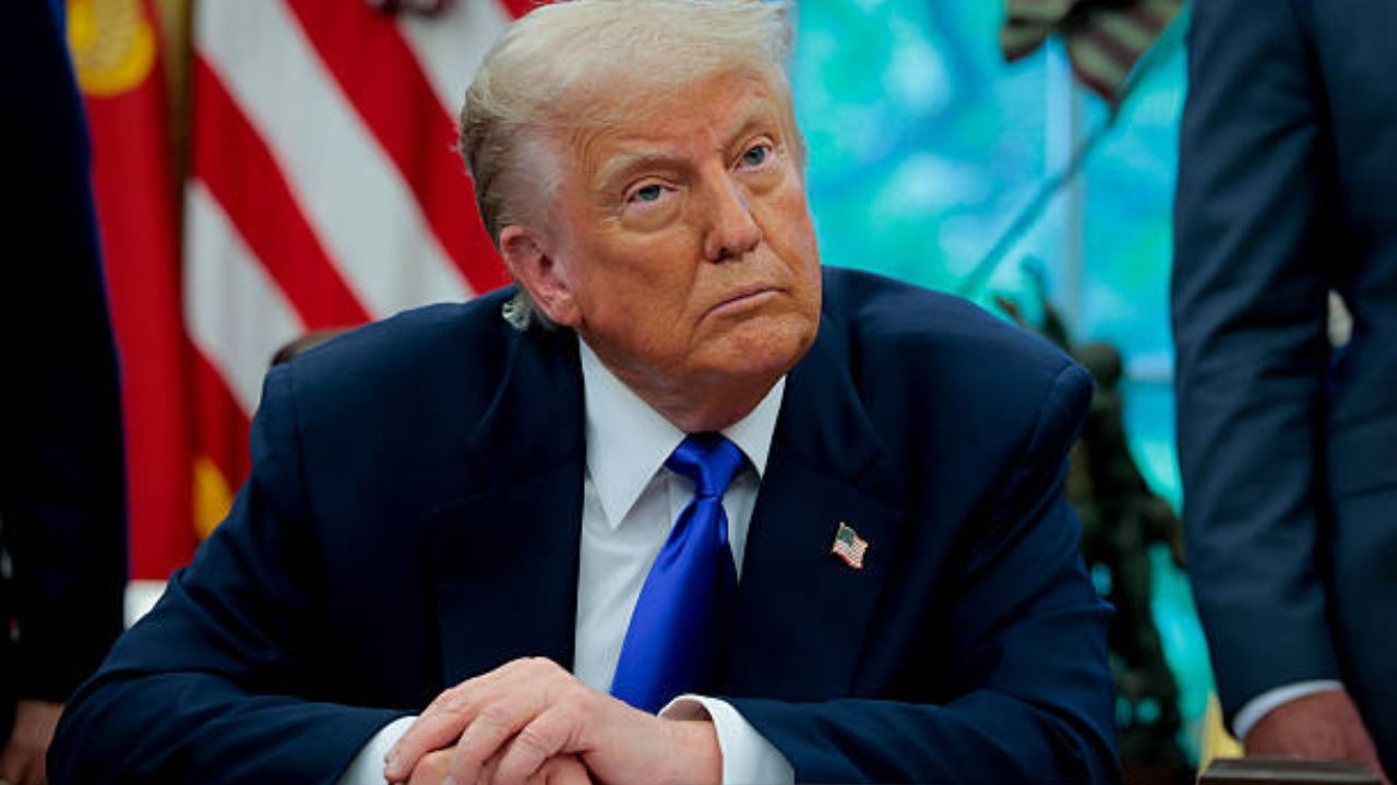 Trump mantém tarifas sobre a China e descarta retomada de diálogo comercial Lorena Bueri