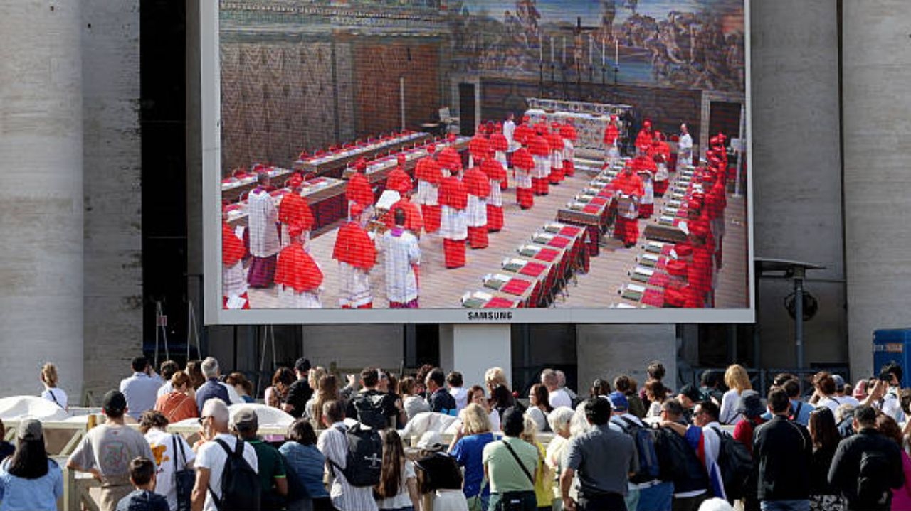 Entenda os próximos passos do conclave e saiba os horários Lorena Bueri