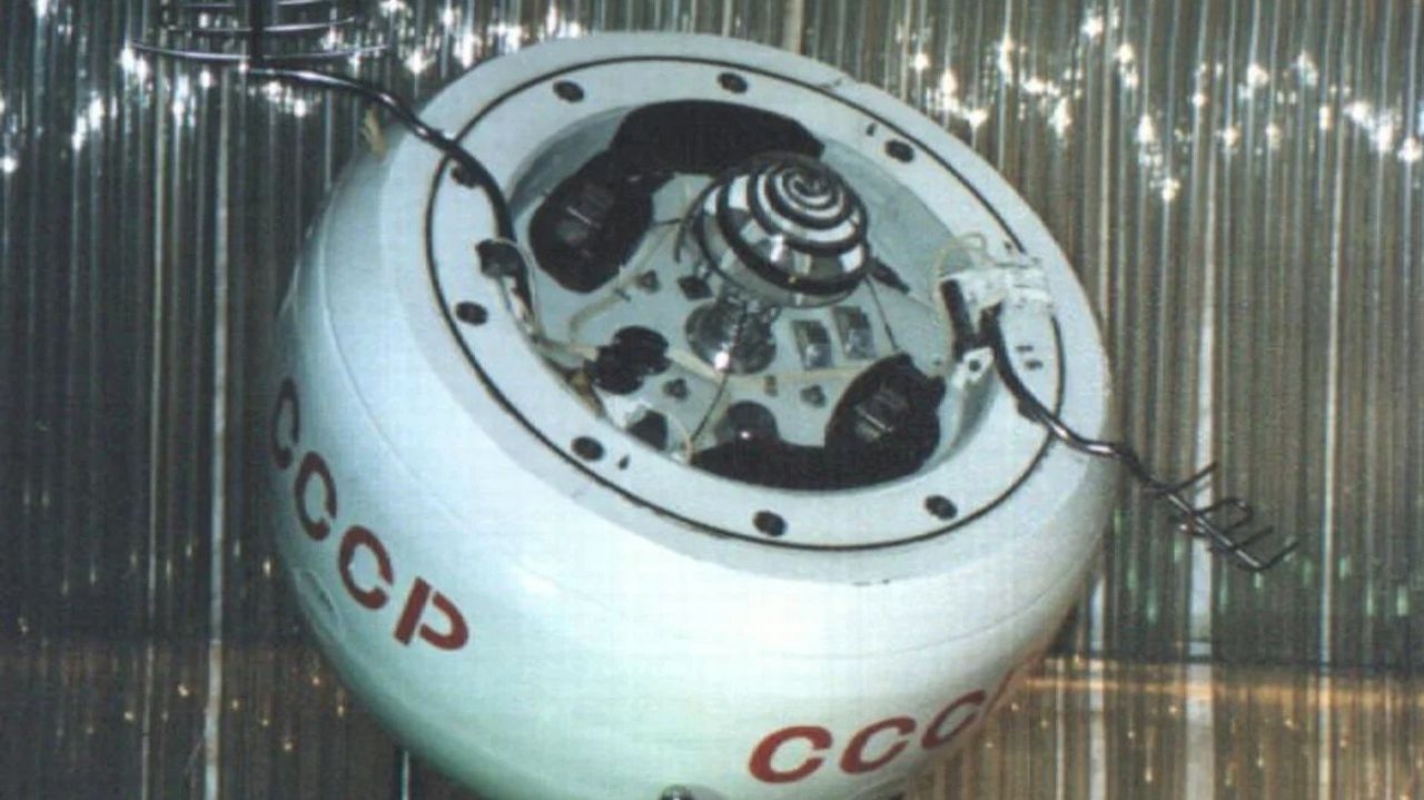 Após 53 anos em órbita, pedaço da sonda espacial Cosmos 482 deve cair na Terra  Lorena Bueri