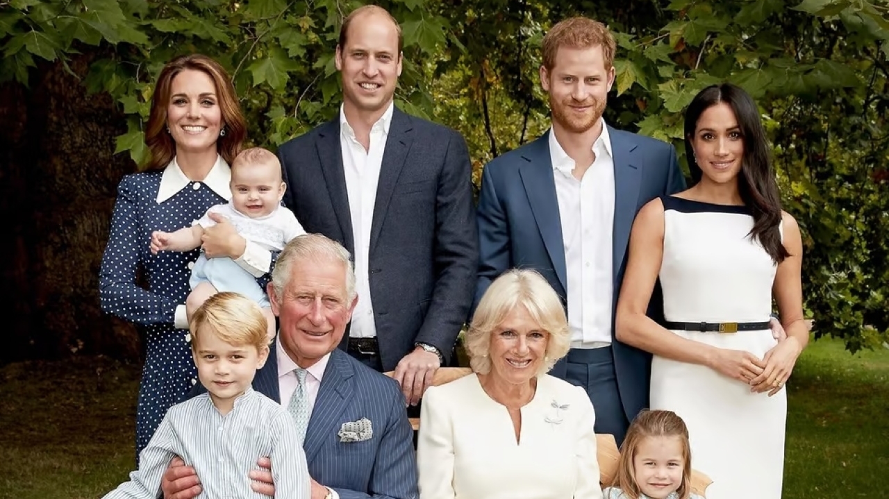 Príncipe William se arrepende de não ter removido Harry e Meghan da família Lorena Bueri