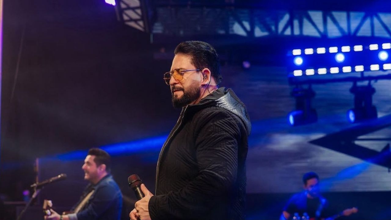 Bruno tranquiliza fãs após Marrone cair do palco e ser hospitalizado Lorena Bueri