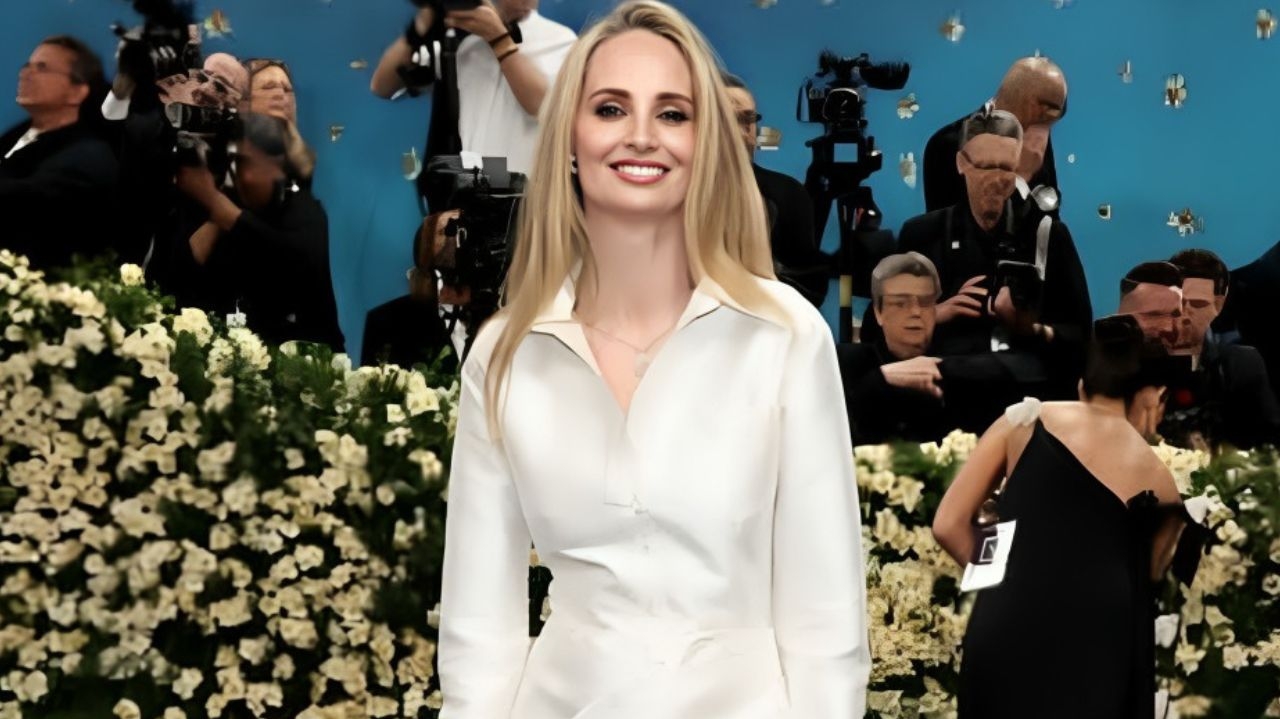 Confira opções de camisa branca no estilo Met Gala para usar de inspiração em looks corporativo  Lorena Bueri