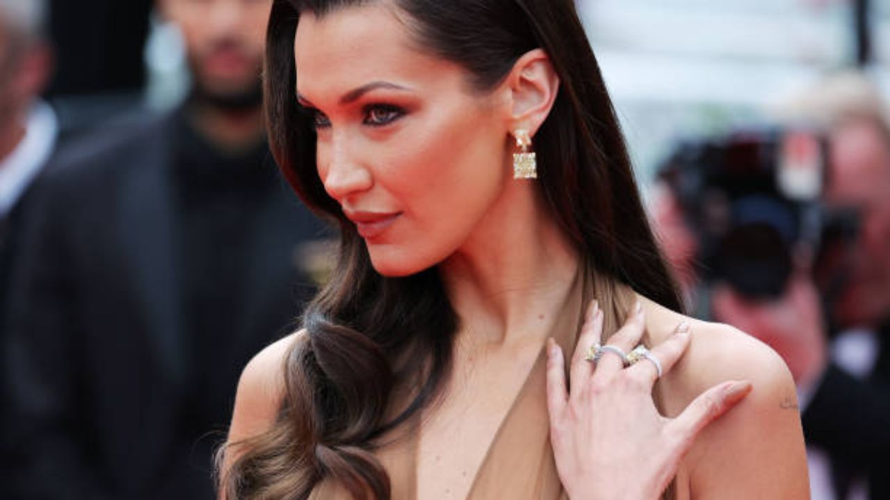 Festival de Cannes proíbe nudez e vestimentas volumosas no tapete vermelho em 2025 Lorena Bueri