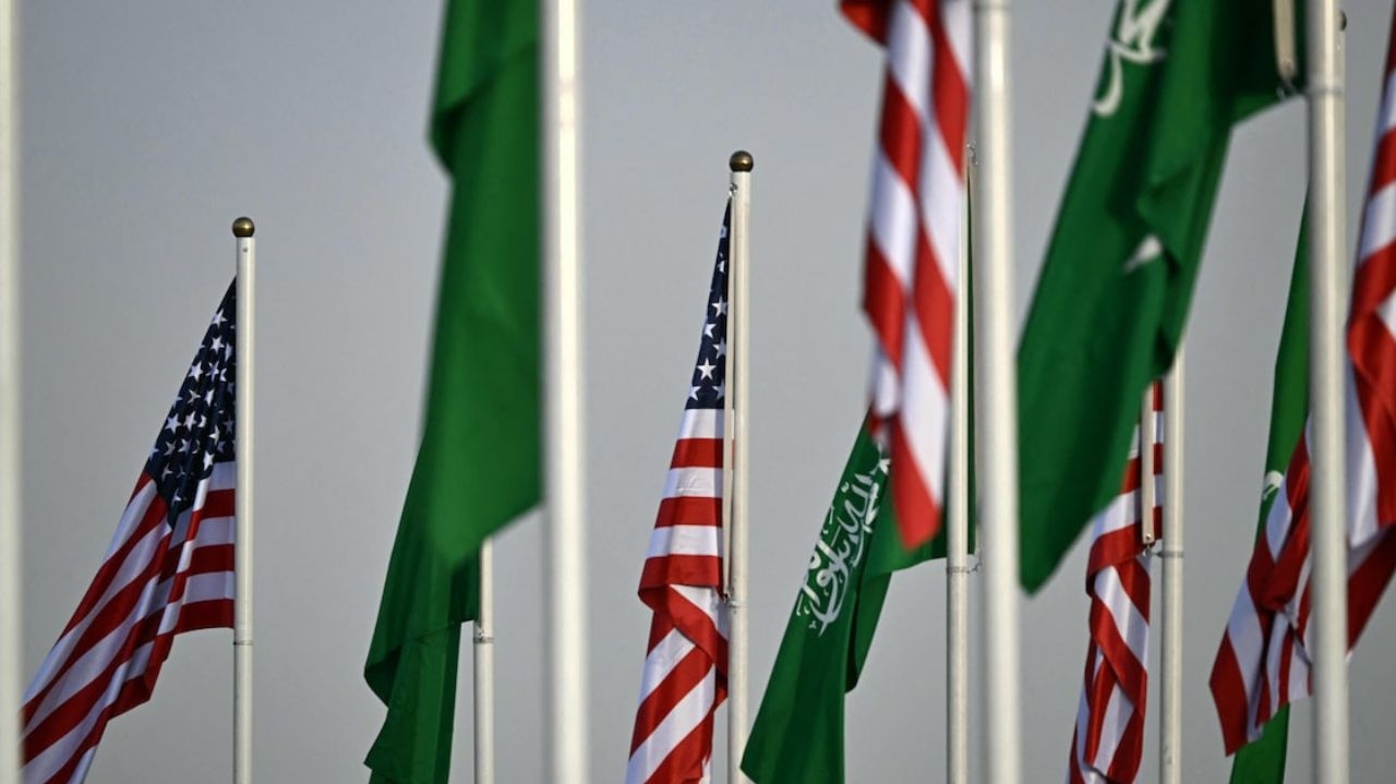 Donald Trump é aguardando em Riade e Arábia Saudita ajusta detalhes da recepção  Lorena Bueri