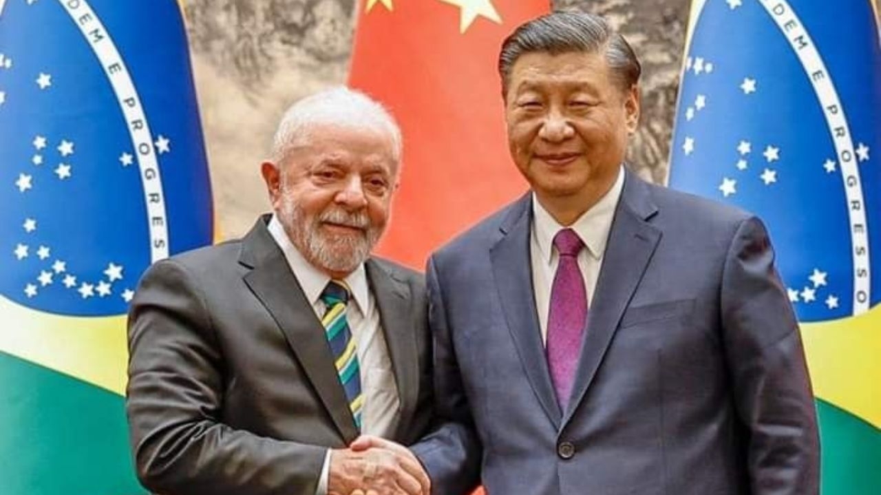 Brasil e China estão de acordo com proposta de Putin em relação à Ucrânia  Lorena Bueri