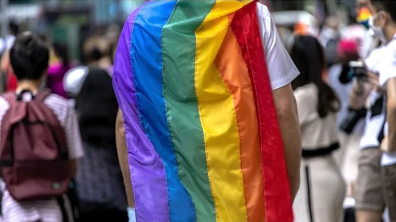 Casos de violência contra a comunidade LGBTQIAPN+ disparam nos últimos anos Lorena Bueri