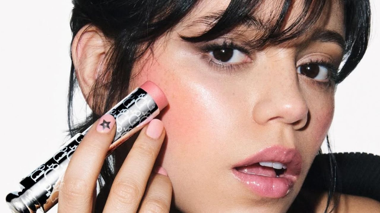 Dior Beauty anuncia Jenna Ortega como nova embaixadora  Lorena Bueri