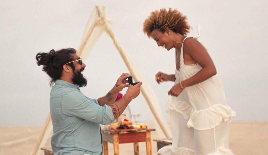 De férias no Maranhão, Sheron Menezzes anuncia noivado com Saulo Camelo Lorena Bueri