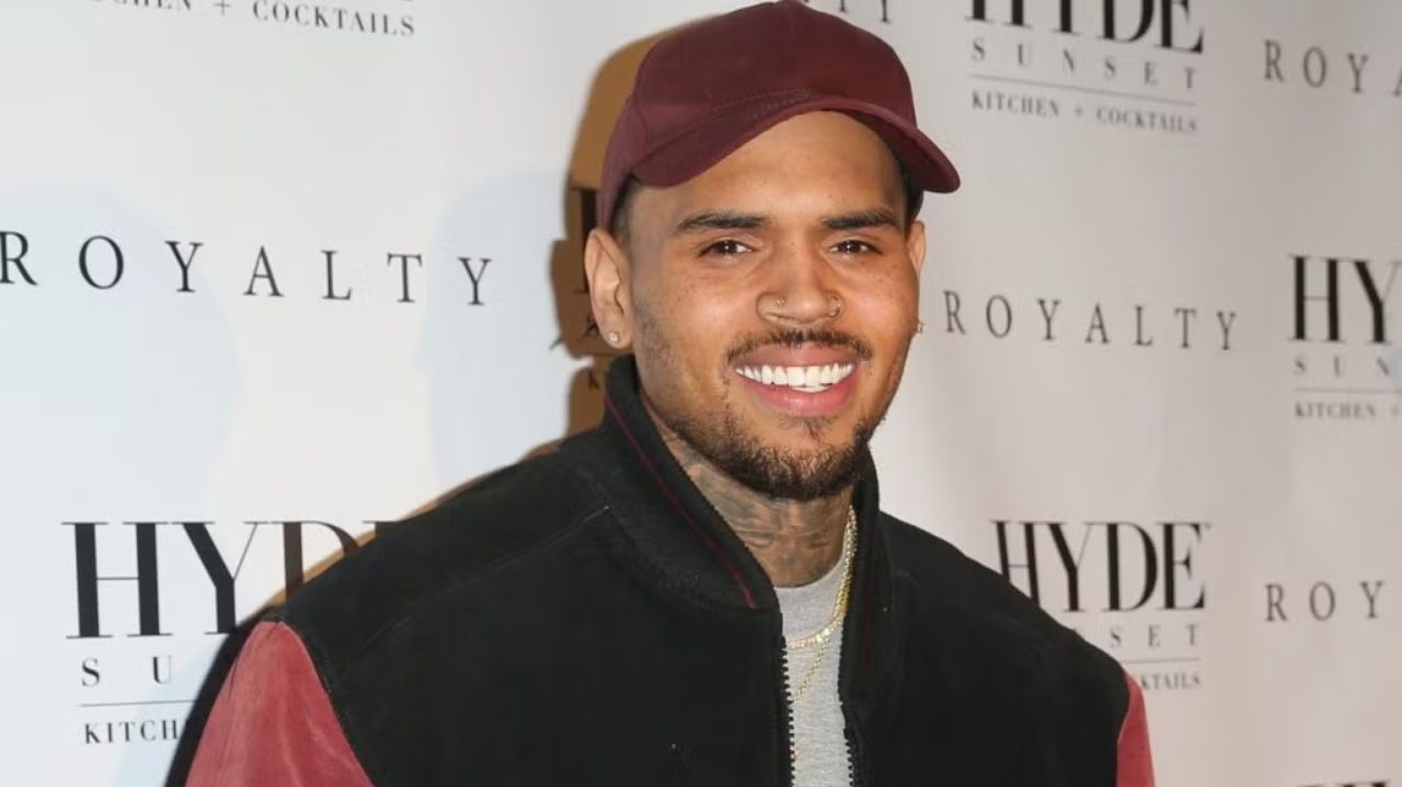 Chris Brown ficará detido até junho por agressão Lorena Bueri