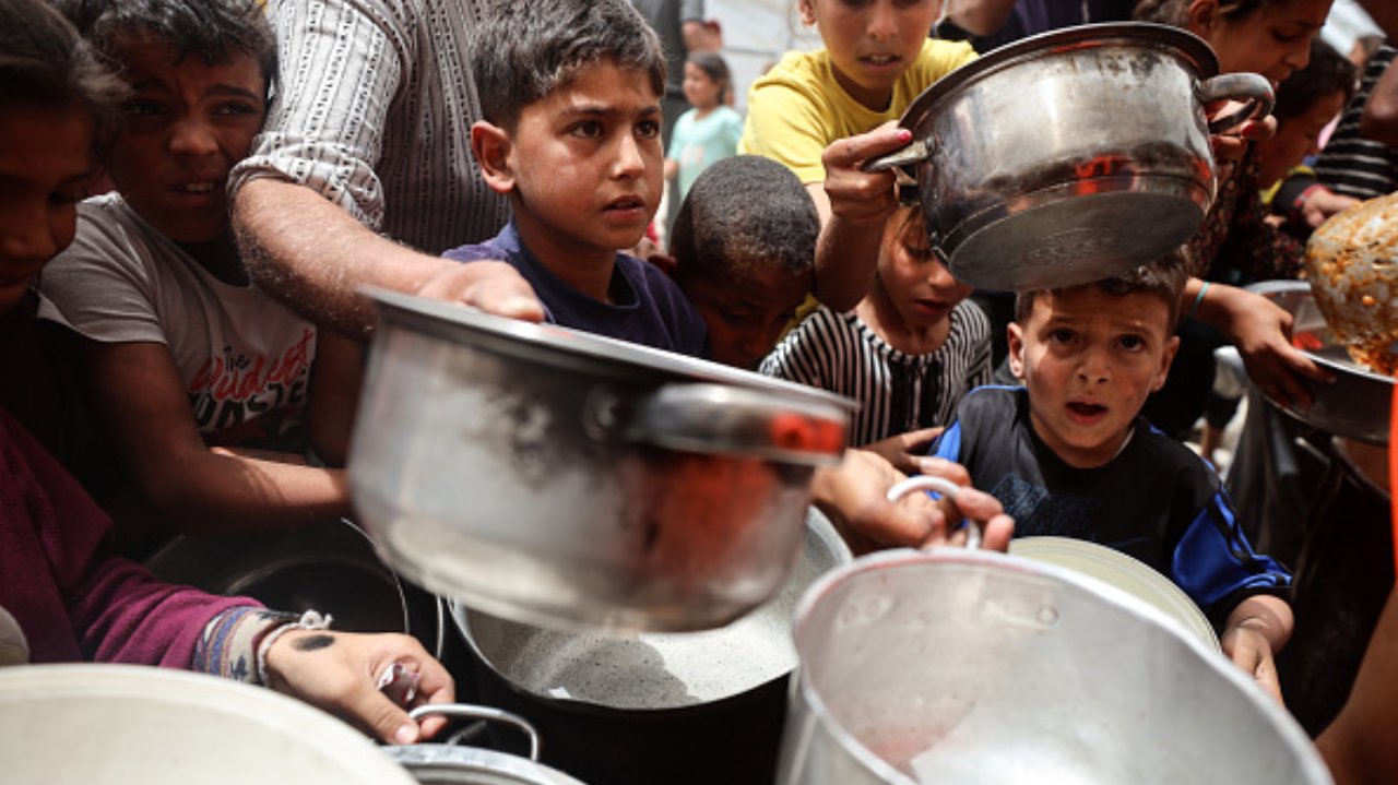 Crise em Gaza: Trump afirma que “muitas pessoas estão morrendo de fome” e propõe ajuda Lorena Bueri