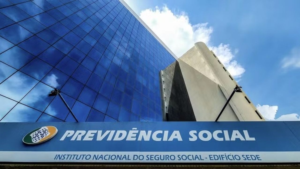 Perfil falso do INSS usa promessa de reembolso para aplicar golpes em aposentados Lorena Bueri
