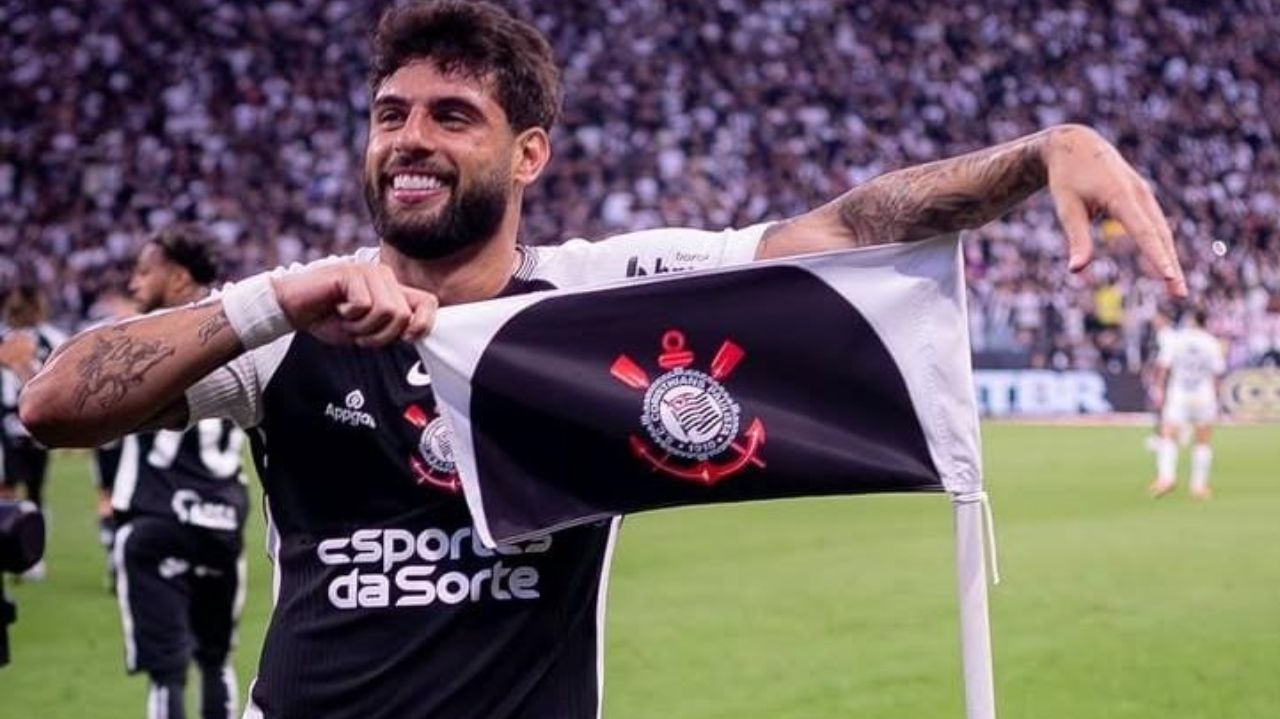 Corinthians se destaca e leva time à vitória contra o Santos  Lorena Bueri
