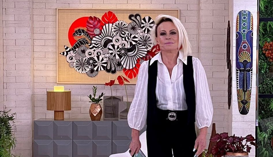 Ana Maria Braga se retrata ao vivo após ser taxada de racista na internet Lorena Bueri