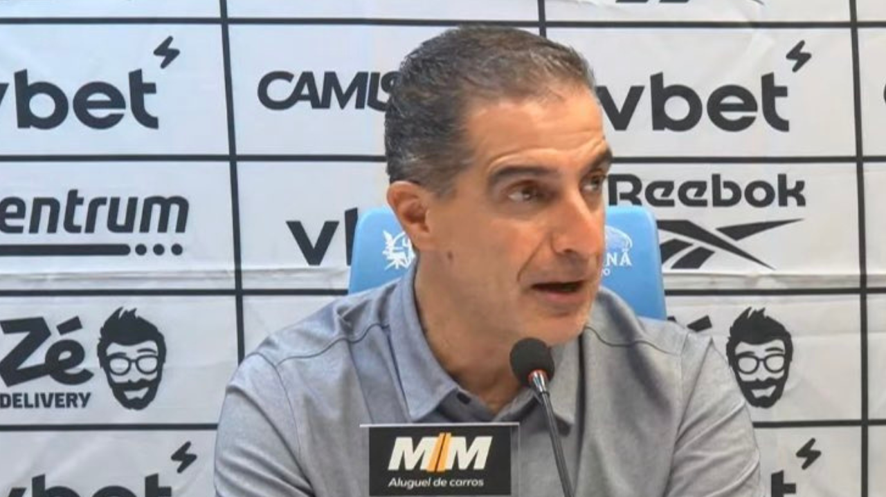 Paiva avalia equipe no clássico e parabeniza torcida do Botafogo  Lorena Bueri