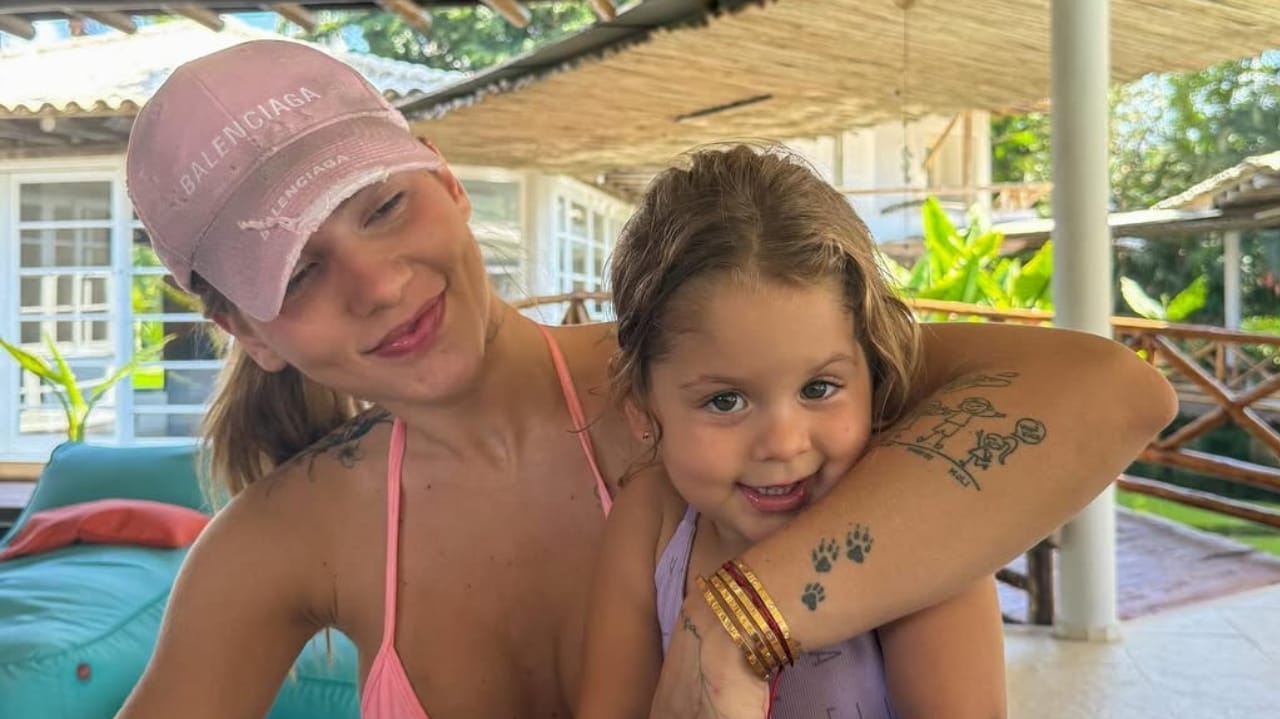 Maria Flor, filha de Virgínia Fonseca, coloca aparelho após acidente Lorena Bueri