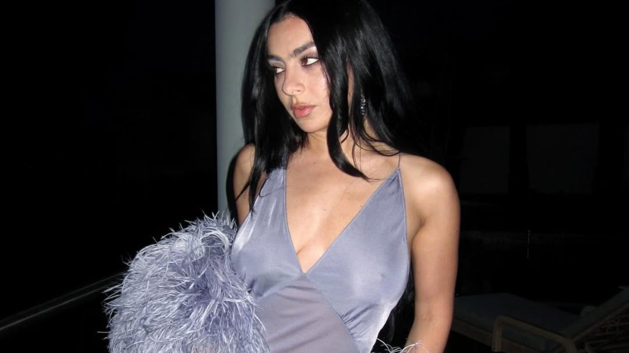 Charli XCX indica mudança de direção após sucesso de “BRAT” Lorena Bueri