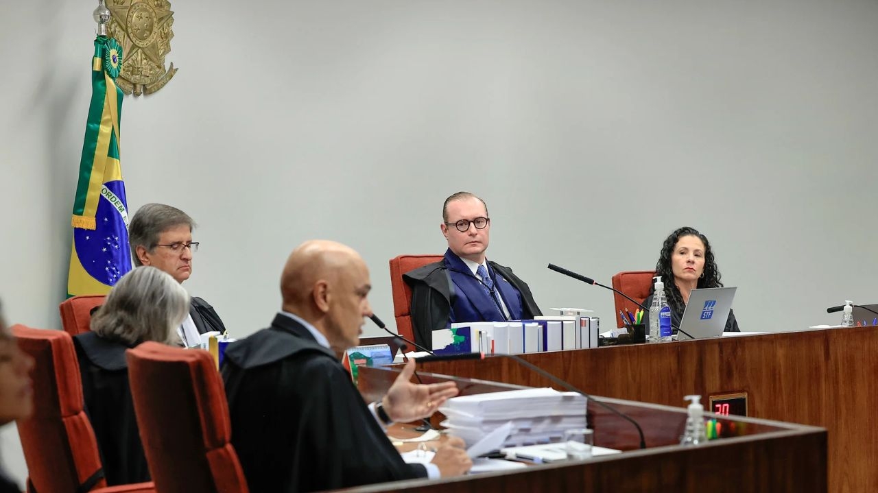 STF torna mais 10 investigados réus por tentativa de golpe  Lorena Bueri
