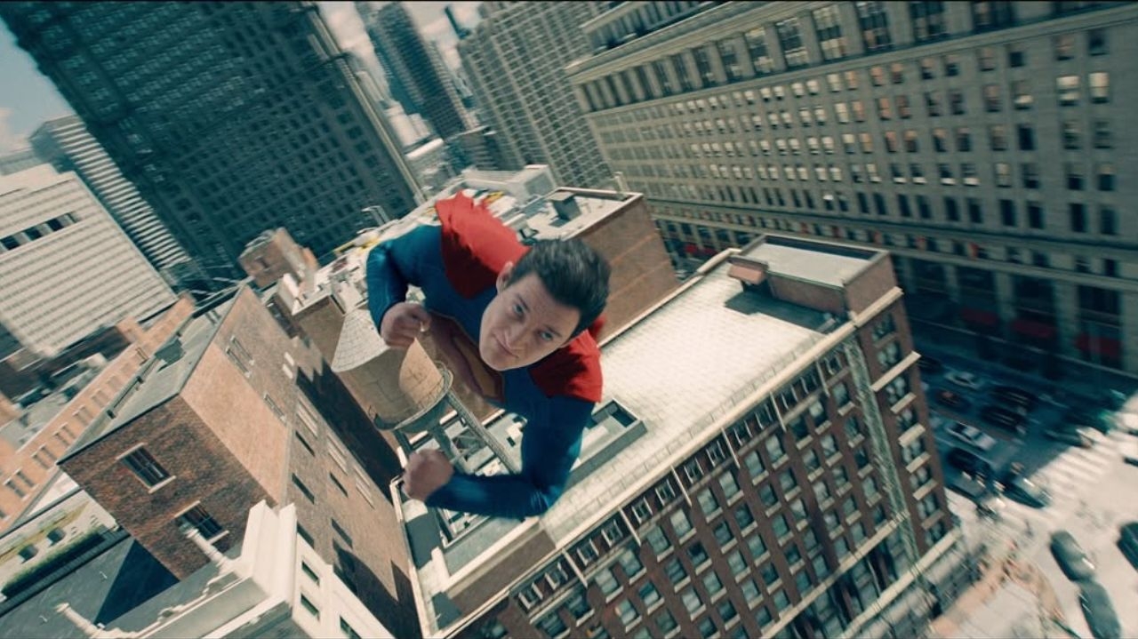 Novo filme do Superman ganha prévia com o herói voando Lorena Bueri