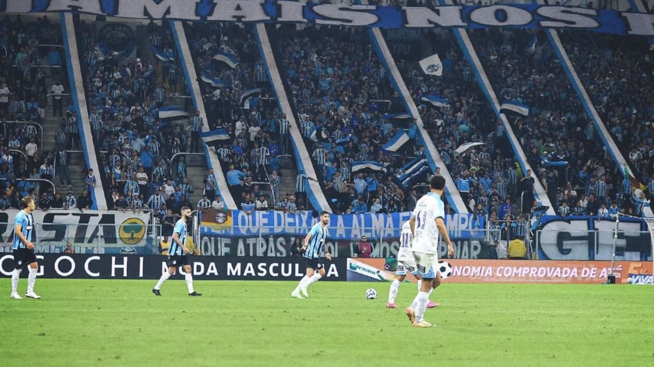 Grêmio manifesta insatisfação e agenda reunião com Comissão de Arbitragem da CBF Lorena Bueri