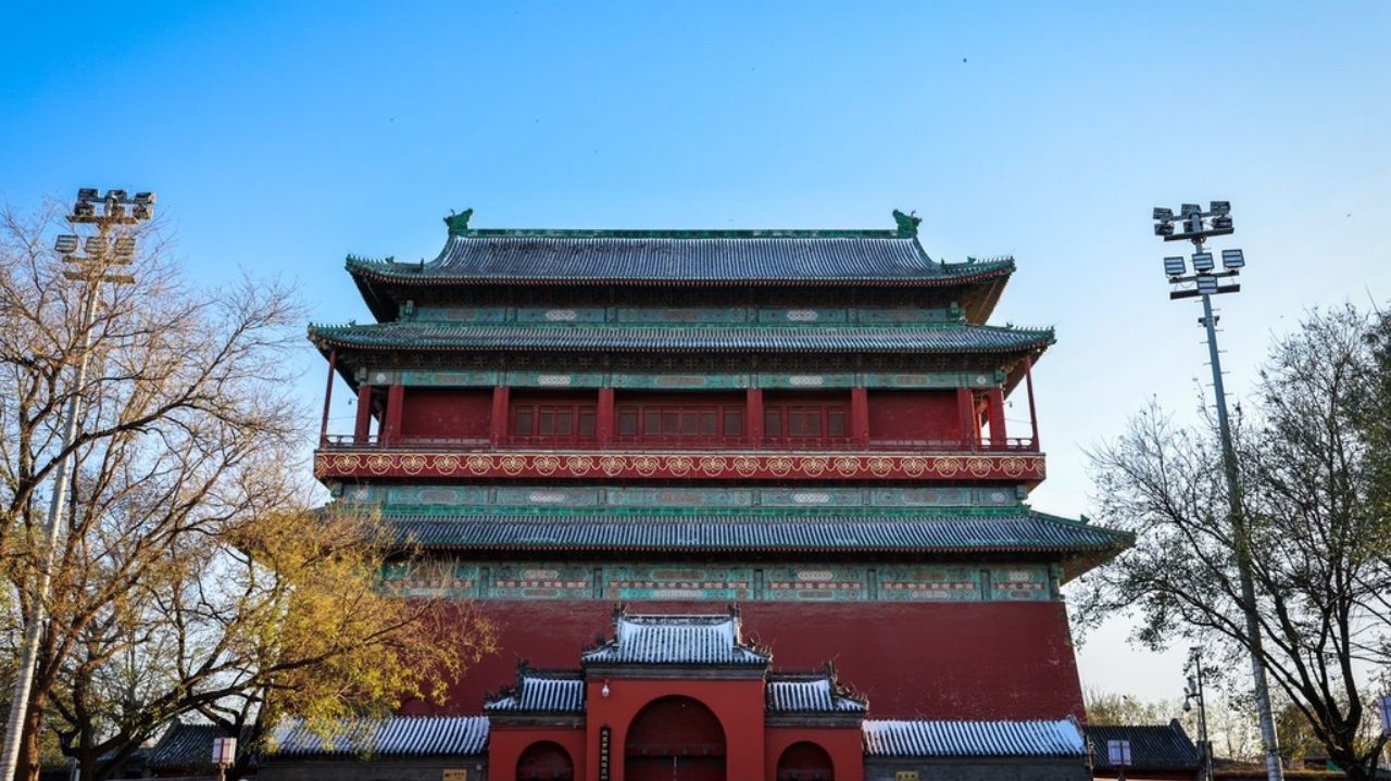 Telhado de torre com quase 600 anos desaba na China Lorena Bueri