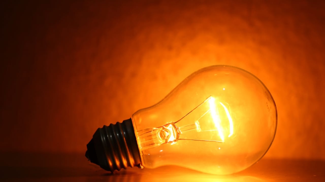 Conta de luz irá subir o valor e será beneficiado para a classe mais pobre Lorena Bueri