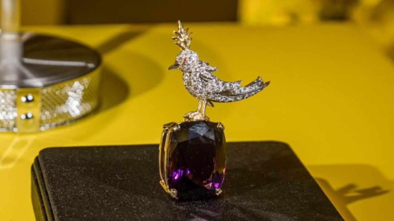 Joia rara: Tiffany & Co. transforma kunzita de 7.500 quilates em coleção exclusiva Lorena Bueri