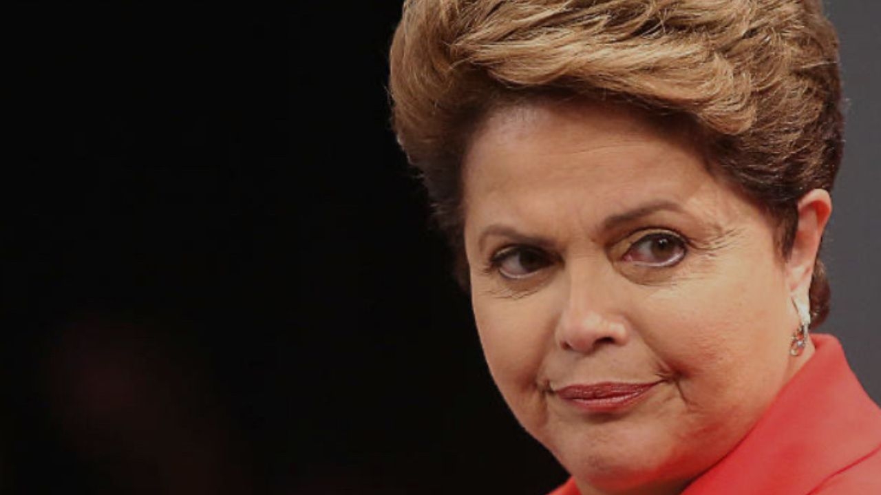 Anistia é concedida para ex-presidente Dilma e R$ 100 mil de indenização é aprovada  Lorena Bueri
