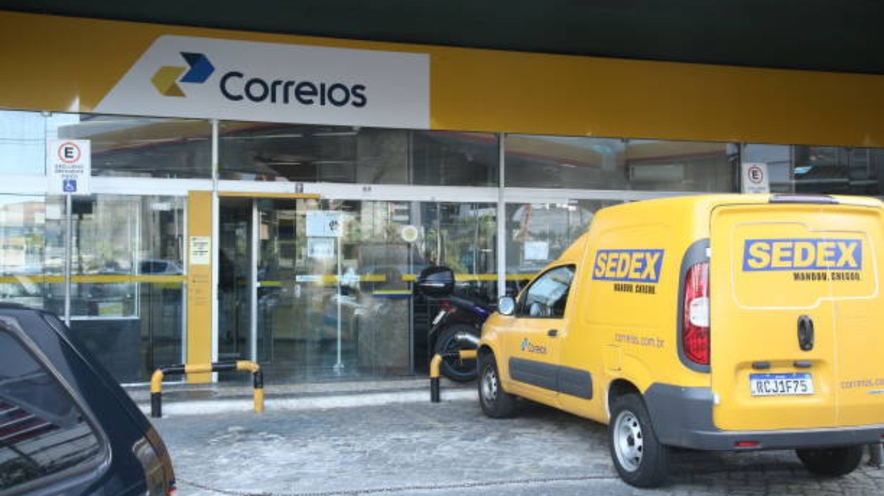 Prejudicados pelas fraudes do INSS poderão ser atendidos presencialmente a partir do dia 30 Lorena Bueri