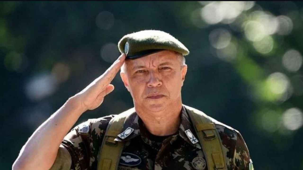 Ex-comandante testemunha a favor de Mauro cid Lorena Bueri