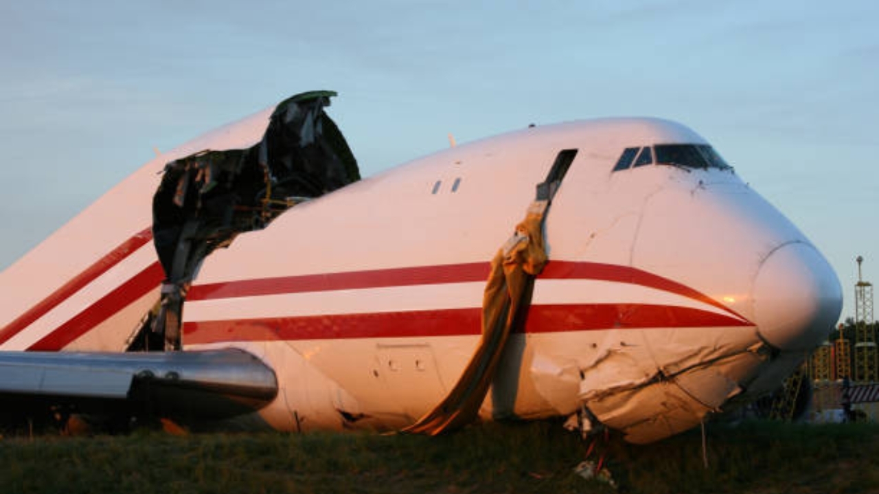 Queda de avião de pequeno porte deixa vítimas fatais em San Diego Lorena Bueri