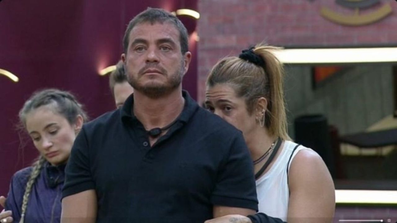 Power Couple Brasil 7: Dhomini pede desculpas ao elenco após briga devido a última votação  Lorena Bueri