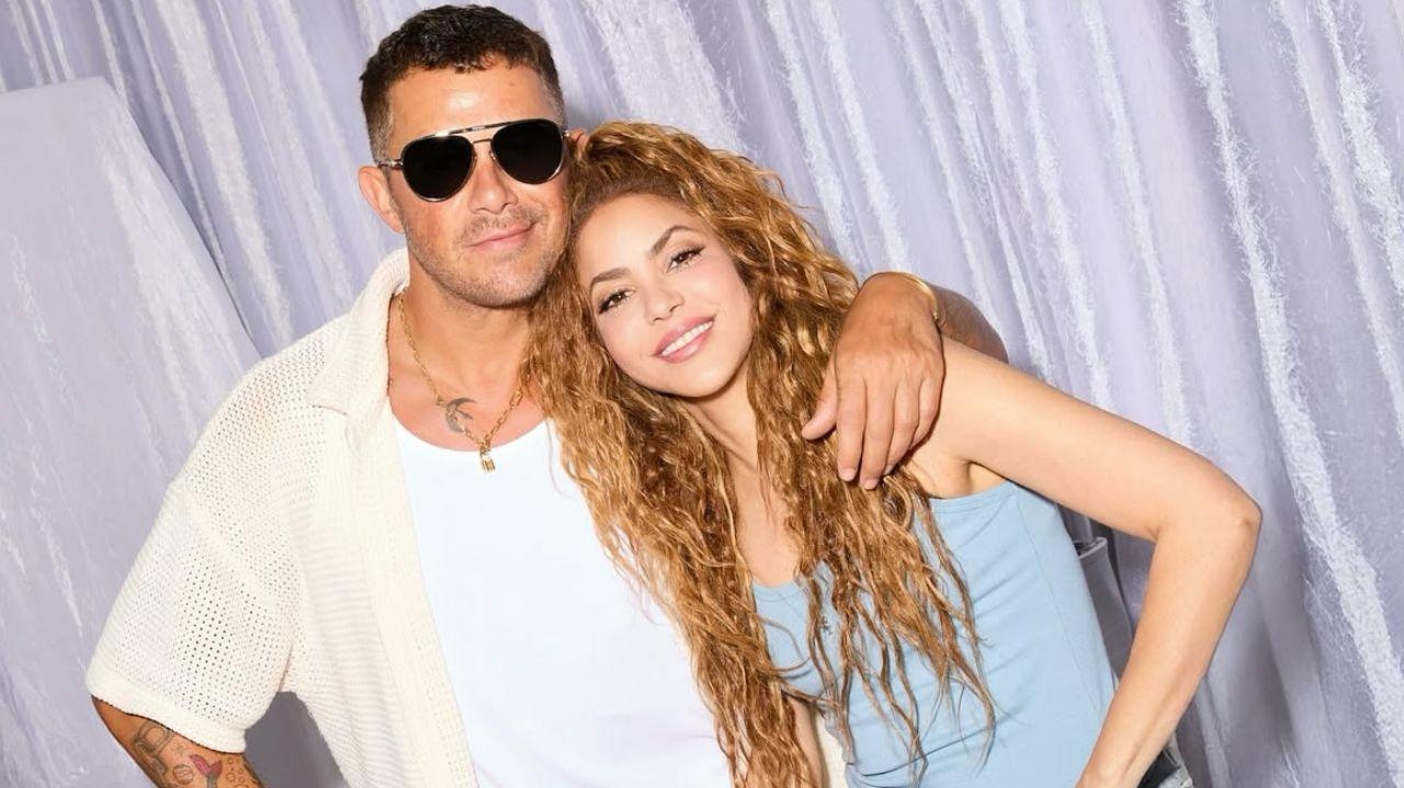 Alejandro Sanz e Shakira estreiam colaboração inédita com “Bésame” Lorena Bueri