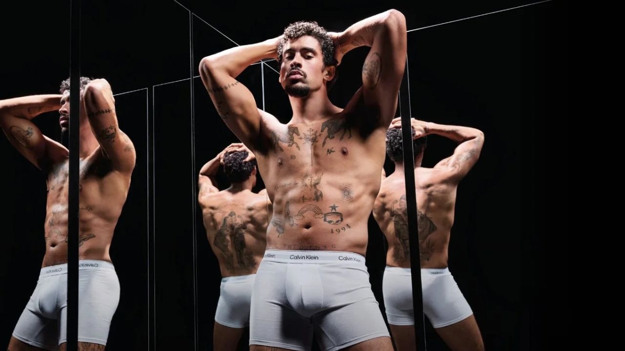 Bad Bunny agita as redes sociais com foto de cueca branca Lorena Bueri