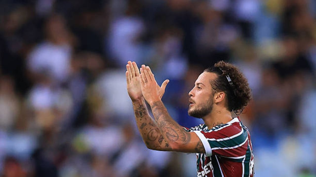 Fluminense vira placar e vence Vasco em partida emocionante no Maracanã  Lorena Bueri