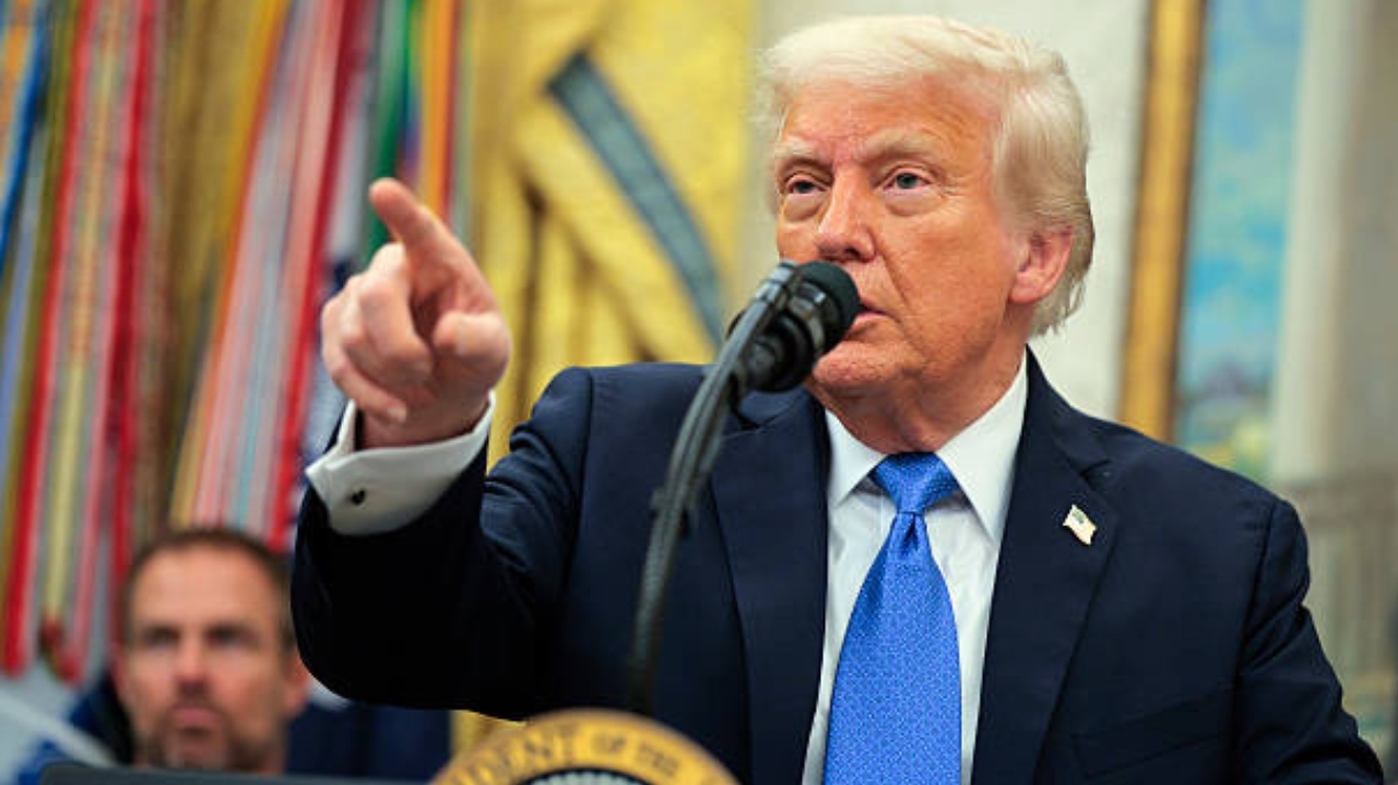 Proposta de Trump sobre fabricação de Iphone nos EUA enfrenta obstáculos  Lorena Bueri