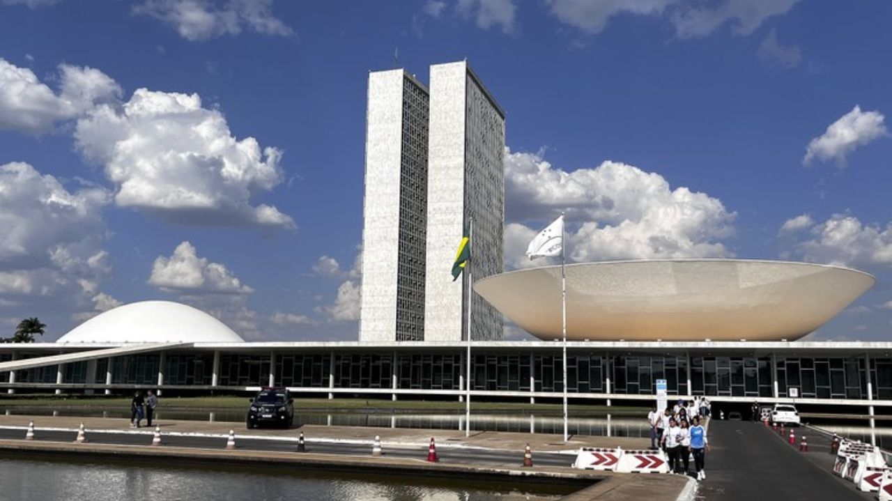 CAE aprova saque do FGTS para tratamento de esclerose múltipla  Lorena Bueri