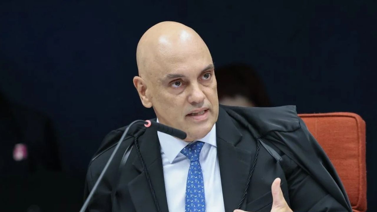 Polícia Federal apreende documentos de grupo extremista Lorena Bueri
