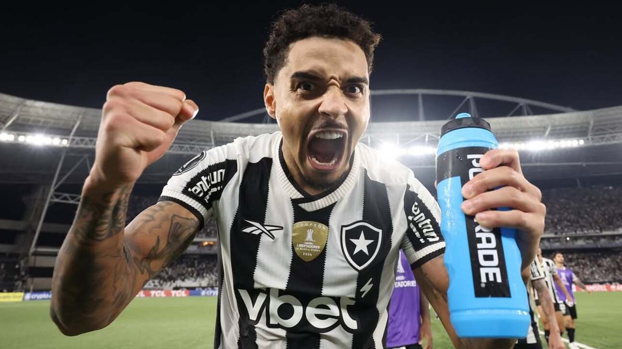 Sem vencer fora de casa, Botafogo enfrenta o Santos buscando seu primeiro triunfo Lorena Bueri
