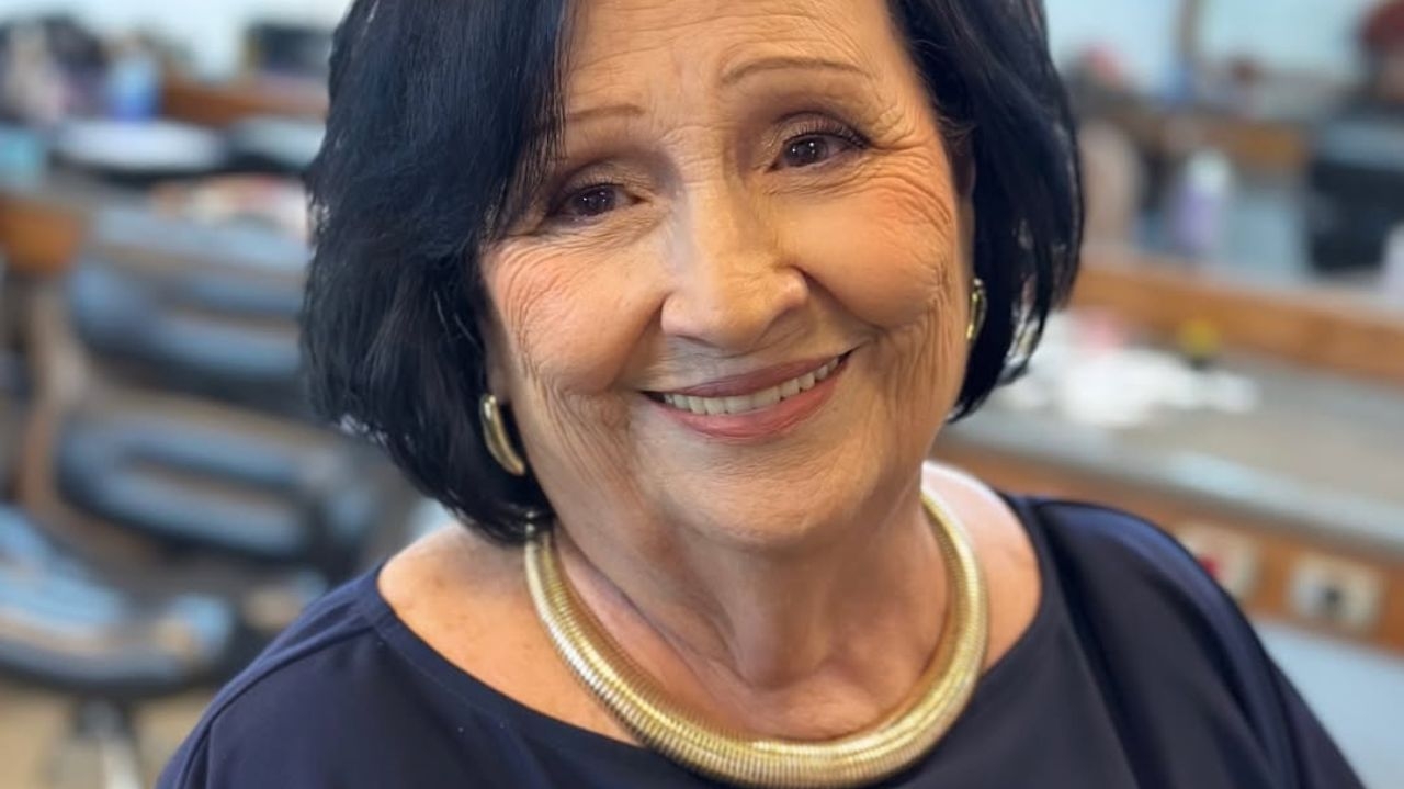 Déa Lúcia, mãe do ator Paulo Gustavo, comenta sobre criação dos netos  Lorena Bueri