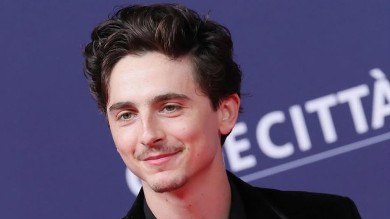 Transforma os jogos em passarela: Timothée Chalamet incorpora moda e paixão pelos Knicks Lorena Bueri