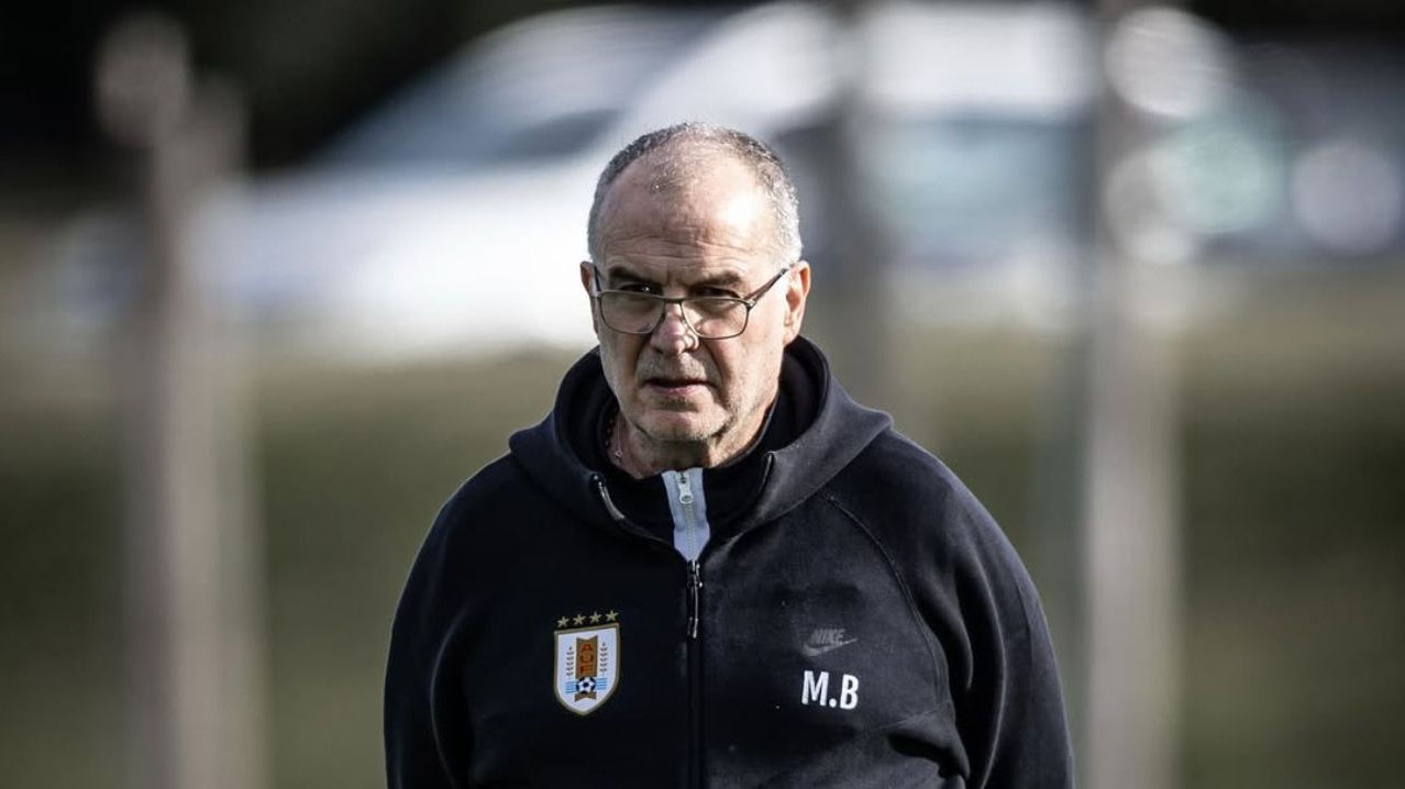 Marcelo Bielsa divulga lista da seleção uruguaia para eliminatórias da Copa do Mundo Lorena Bueri