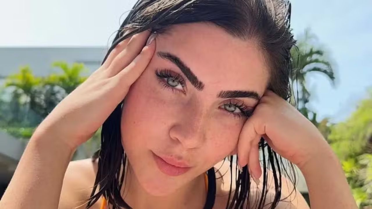 Conquiste cílios com efeito lifting como das famosas Lorena Bueri