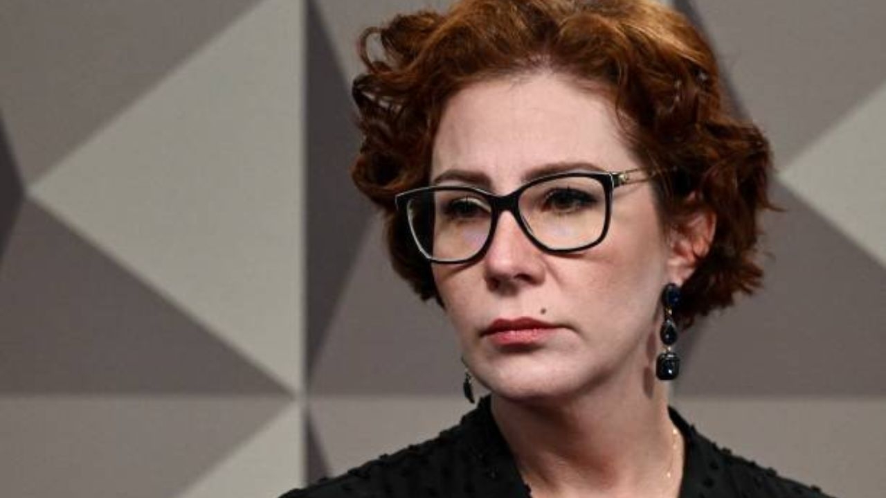 Interpol avalia pedido de inclusão de Carla Zambelli na lista de foragidos internacionais Lorena Bueri