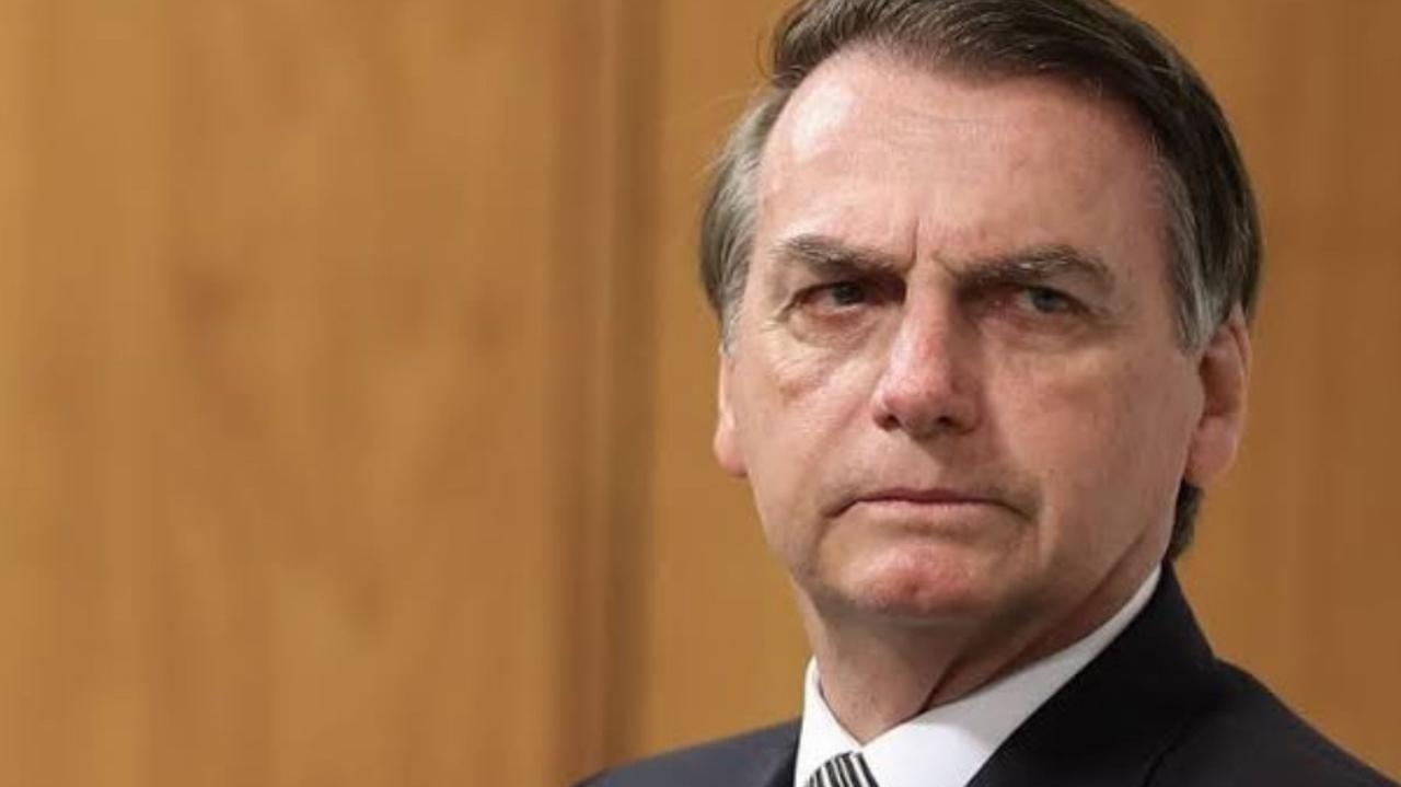 Bolsonaro confirma envio de R$ 2 milhões a Eduardo para evitar dificuldades nos EUA Lorena Bueri