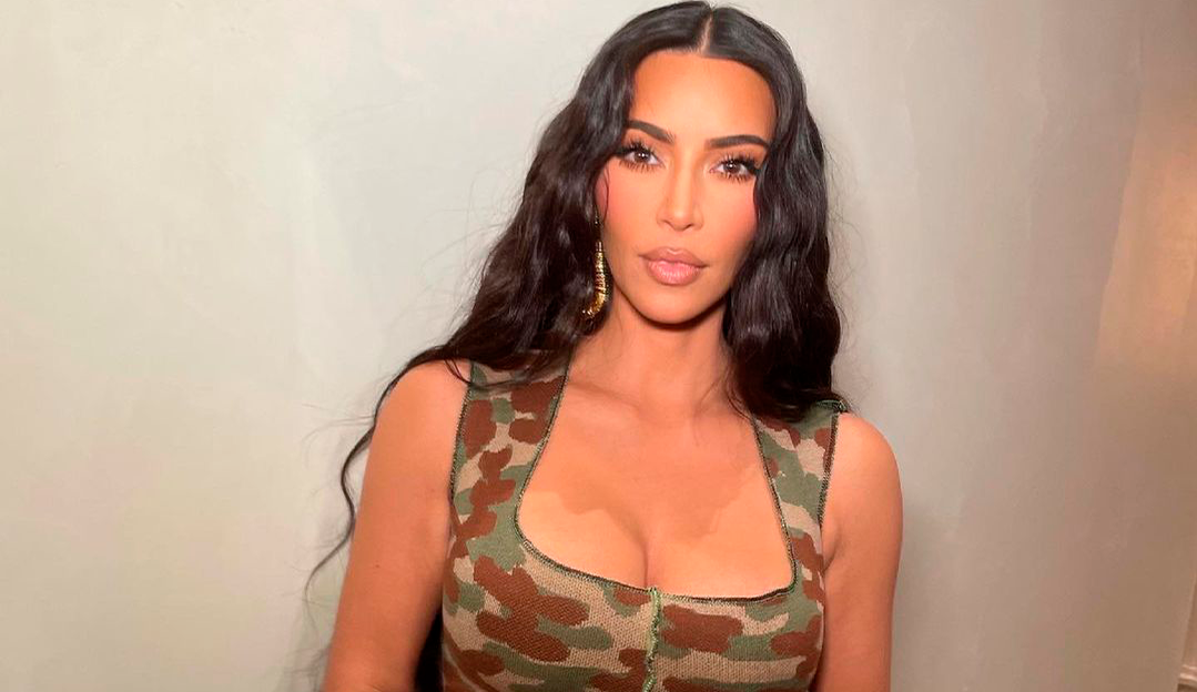Kim Kardashian é chamada de narcisista após publicação sobre dia internacional das filhas Lorena Bueri