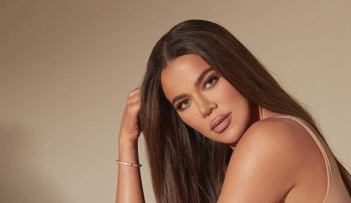 Khloé Kardashian revela que não tinha uma boa relação com a comida e sofreu traumas com as irmãs 'magras'